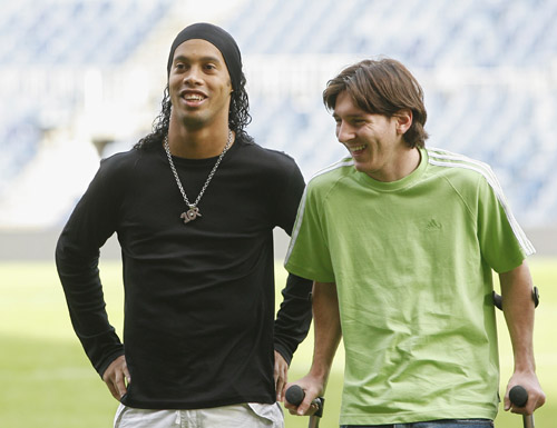 意大利杯尤文2-0乌迪内斯晋级，乔纳森-戴维、洛卡特利建功（意杯：尤文2-0击败乌迪内斯晋级，乔纳森-戴维与洛卡特利破门）