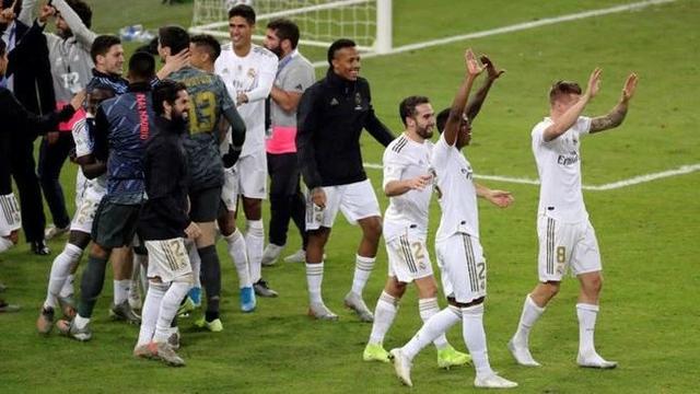 弗罗因德：对诺伊尔的未来我们并不着急；拜仁确实联系过安东尼（弗罗因德：诺伊尔的未来不急定论，拜仁已与安东尼取得联系）