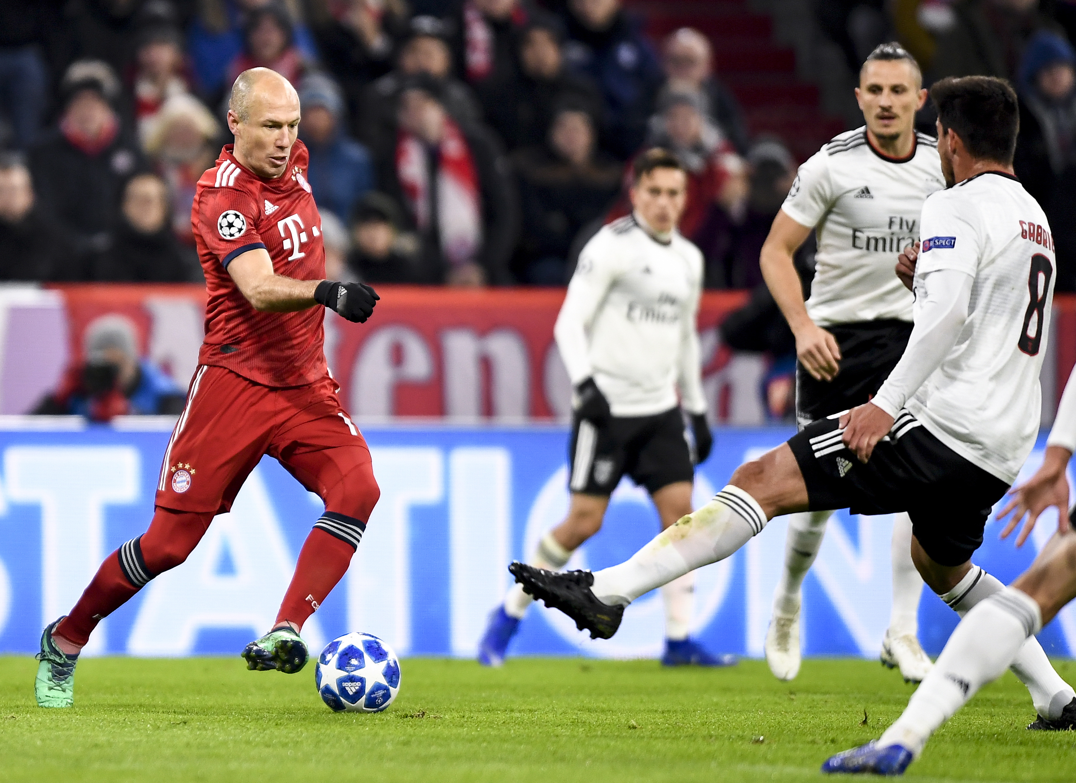 曼联拉什福德末段绝杀狼队（拉什福德终场前绝杀，曼联力克狼队）