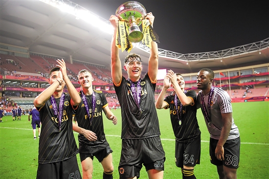 记者：虽然帕夫洛维奇无大碍，但战斯图加特他将轮休磁卡首发（记者：帕夫洛维奇无恙仍将轮休，对阵斯图加特由戈雷茨卡先发）