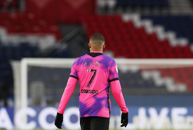 迪亚斯：选择拜仁是因为雄心一致，无法评价是否配得上转会费（迪亚斯：因与拜仁志同道合而加盟，转会费是否合理不予置评）