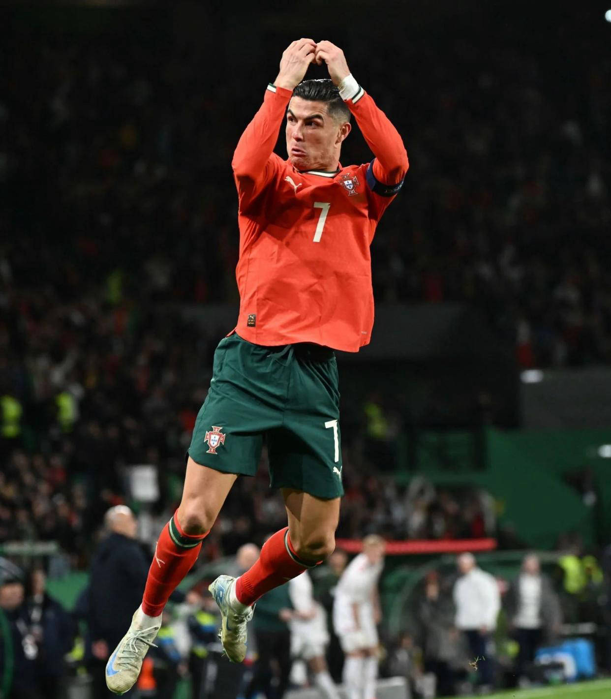 外媒：耐克不推出C罗2026世界杯签名战靴，传奇合作时代或将落幕（外媒：耐克放弃推出C罗2026世界杯签名战靴，传奇合作或告一段落）