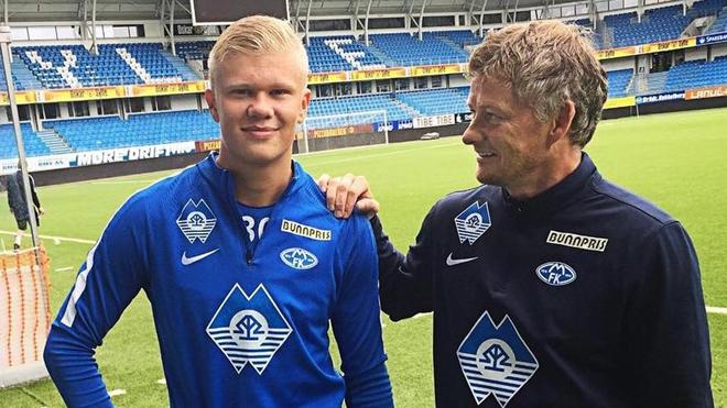 海港发布官方Vlog：旧将奇塔迪尼重回浦东足球场（海港推出官方Vlog：昔日旧将奇塔迪尼重返浦东足球场）