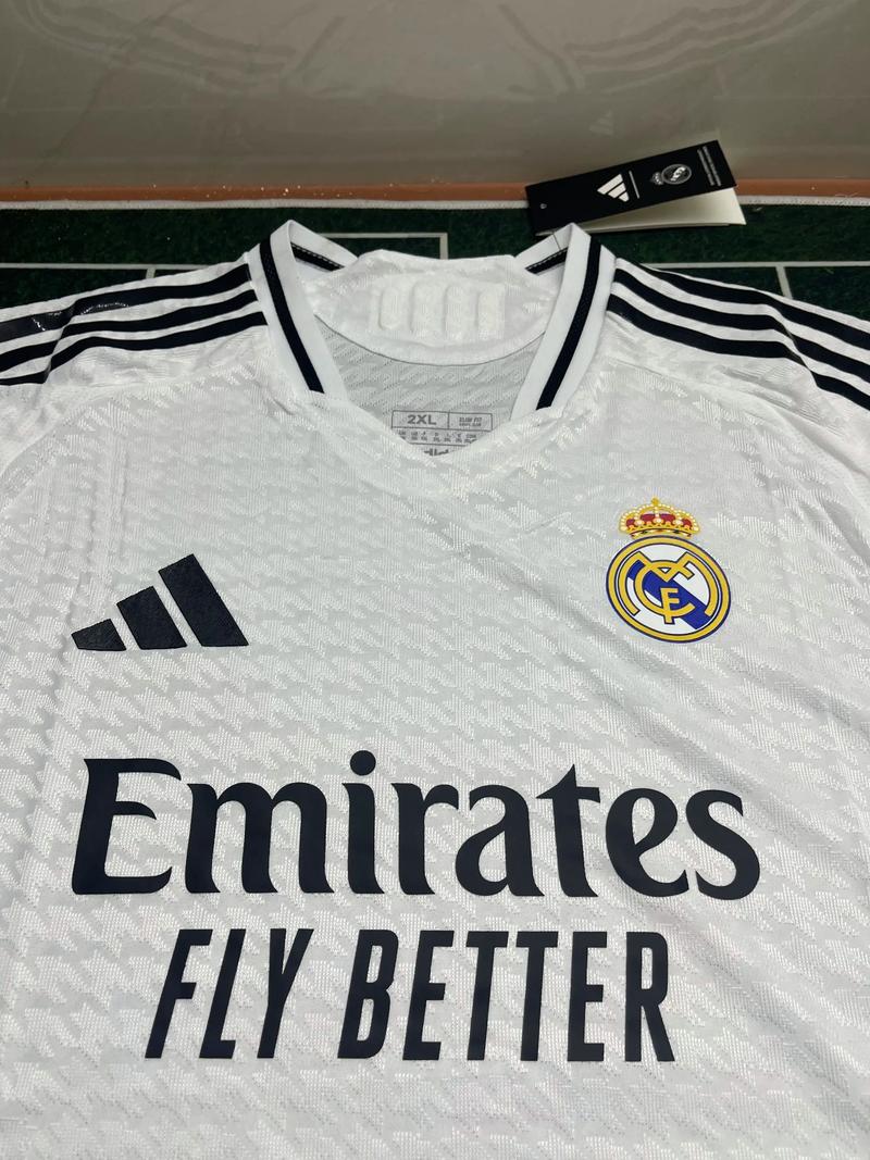 半场战报：梅州0-2英博，杨铭锐破门，毕津浩建功（半场：英博2-0领先梅州，杨铭锐先拔头筹，毕津浩扩大优势）