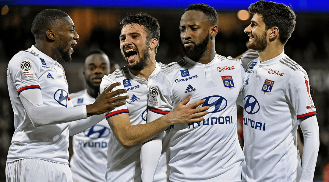 欧冠淘汰赛前瞻：拜仁主场迎战利物浦,（欧冠淘汰赛看点：拜仁主场对阵利物浦）