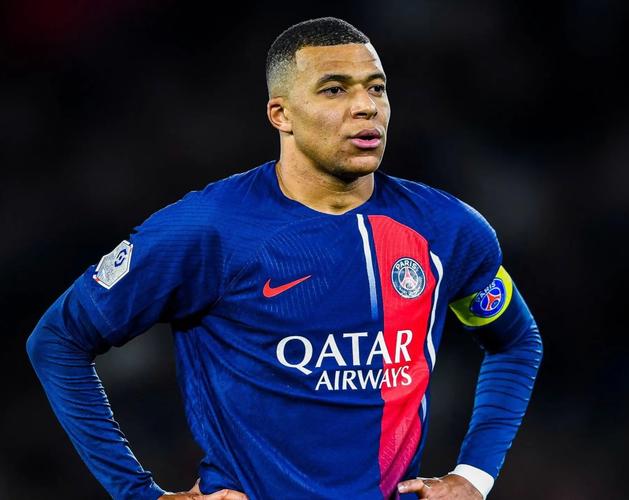 足坛一夜动态：曼城豪取19连胜，巴萨逆转马竞，纽卡热刺互相伤害（今晨足坛速递：曼城19连胜再刷纪录，巴萨逆转马竞，纽卡与热刺两败俱伤）